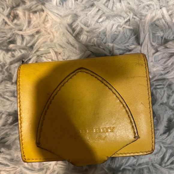 Yellow Burberry Wallet with Card & Cash Slots - Picture 5 of 5